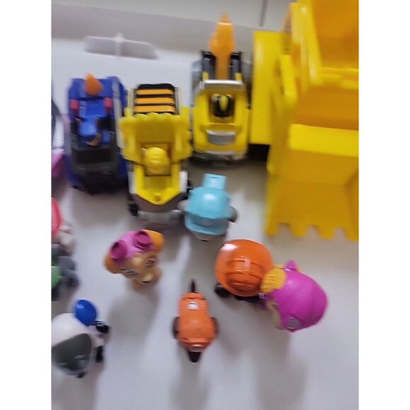 Mixed Lot of PAW PATROL Action Figures & Vehicles cake toppers etc.. - Picture 7 of 13
